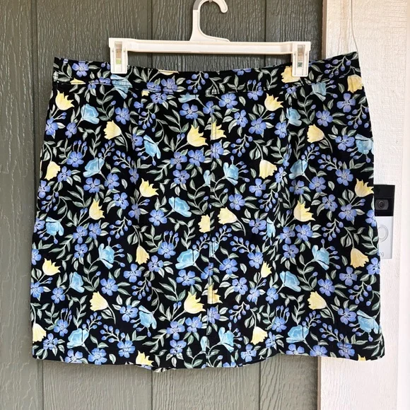 Karen Scott Woman Skort 18W Floral Print Black Blue Yellow Cotton Blend - Picture 4 of 7